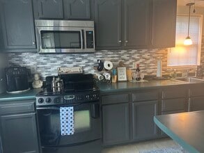 1857 Division Rd in East Greenwich, RI - Building Photo - Building Photo