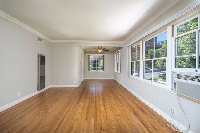 1032 Carol Dr in West Hollywood, CA - Building Photo - Building Photo