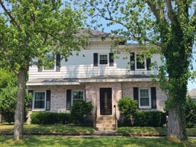 547 Archer Ave in St. Joseph, MI - Building Photo