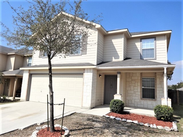 7607 Presidio Creek in Boerne, TX - Building Photo