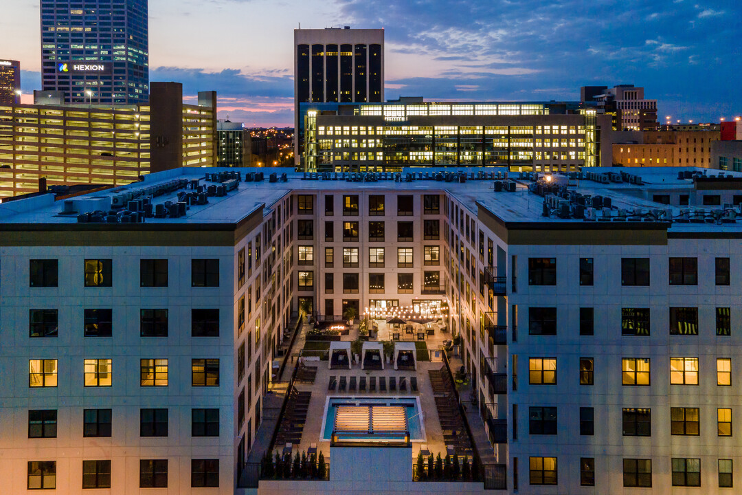 Xander on State in Columbus, OH - Building Photo