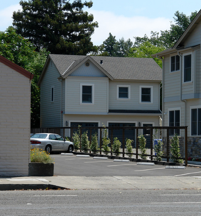 720-724 Broadway in Sonoma, CA - Building Photo - Building Photo