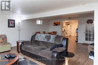 7003 Ann St in Niagara Falls, ON - Building Photo - Building Photo