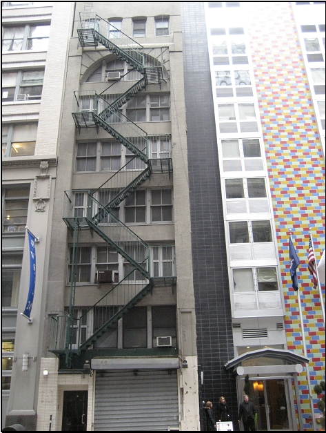 41 W 24th St in New York, NY - Building Photo