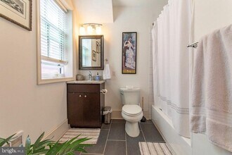 1310 Spruce St in Philadelphia, PA - Foto de edificio - Building Photo