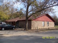 1500 N Fannin Ave in Cameron, TX - Foto de edificio - Building Photo