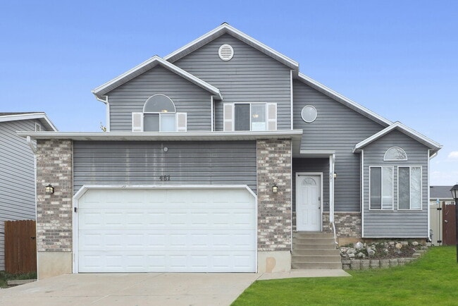 property at 461 W 180 N