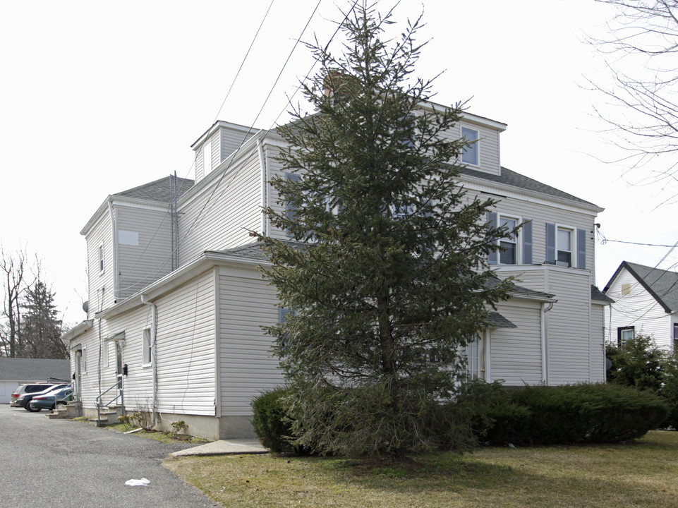 696 Broadway in West Long Branch, NJ - Building Photo