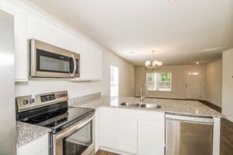 1210 Gardner St in Camden, SC - Foto de edificio - Building Photo