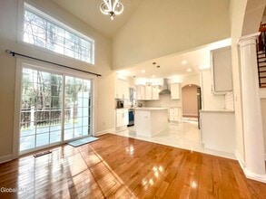 11 Poplar Dr in Clifton Park, NY - Building Photo - Building Photo