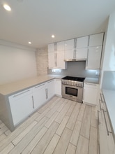 947 4th St in Santa Monica, CA - Building Photo - Building Photo