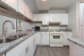 11914 W Briar Patch Dr in Midlothian, VA - Building Photo - Building Photo