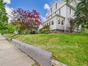 689 Kenmore Blvd in Akron, OH - Building Photo - Building Photo
