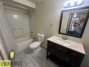 100 Van Buren Dr in Umatilla, OR - Building Photo - Building Photo