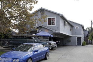 520 E Sycamore St in Anaheim, CA - Building Photo