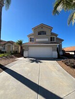 1663 Calle Las Casas in Oceanside, CA - Building Photo