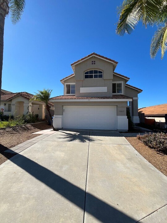 1663 Calle Las Casas in Oceanside, CA - Building Photo