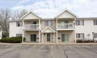 WOODSIDE VILLAGE APARTMENTS in Stevens Point, WI - Building Photo - Building Photo