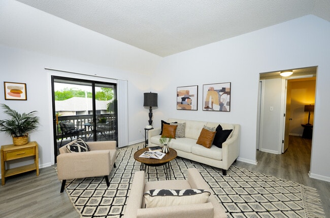 Ashwood Apartments in Columbia, MO - Building Photo - Building Photo