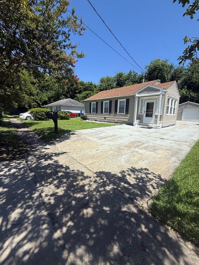 3030 Westminster Ave