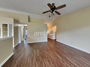 7864 Fox Glen Dr in Indianapolis, IN - Building Photo - Building Photo
