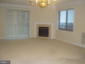 901 N Monroe St in Arlington, VA - Building Photo - Building Photo