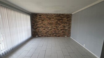 3015 Greenridge Dr in Houston, TX - Building Photo