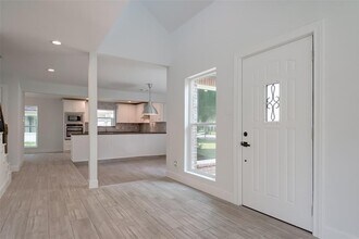 818 Silvergate Dr in Houston, TX - Building Photo - Building Photo