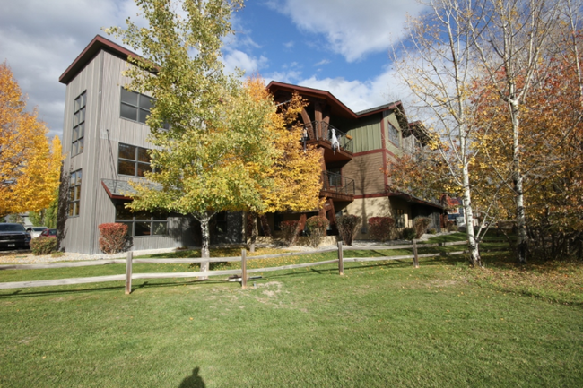 property at 645 Woodland Pl