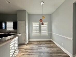 8335 Hinsdale Way in Tallahassee, FL - Foto de edificio - Building Photo