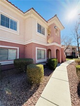 352 Pine Haven St in Las Vegas, NV - Building Photo - Building Photo