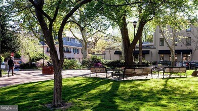 2018 South St, Unit 2 in Philadelphia, PA - Foto de edificio - Building Photo