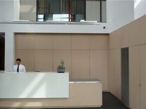 Newswalk in Brooklyn, NY - Foto de edificio - Building Photo