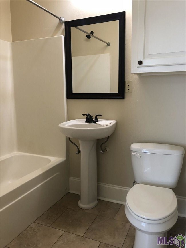 3259 Carlotta St in Baton Rouge, LA - Building Photo - Building Photo