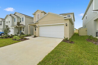 11657 Brae Way in Dade City, FL - Foto de edificio - Building Photo