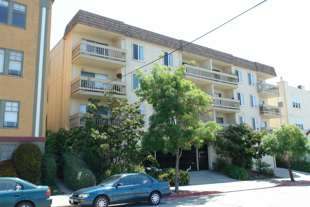 1725 Oxford St in Berkeley, CA - Foto de edificio