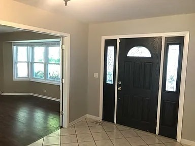 1970 Dogwood Dr in Hoffman Estates, IL - Building Photo - Building Photo