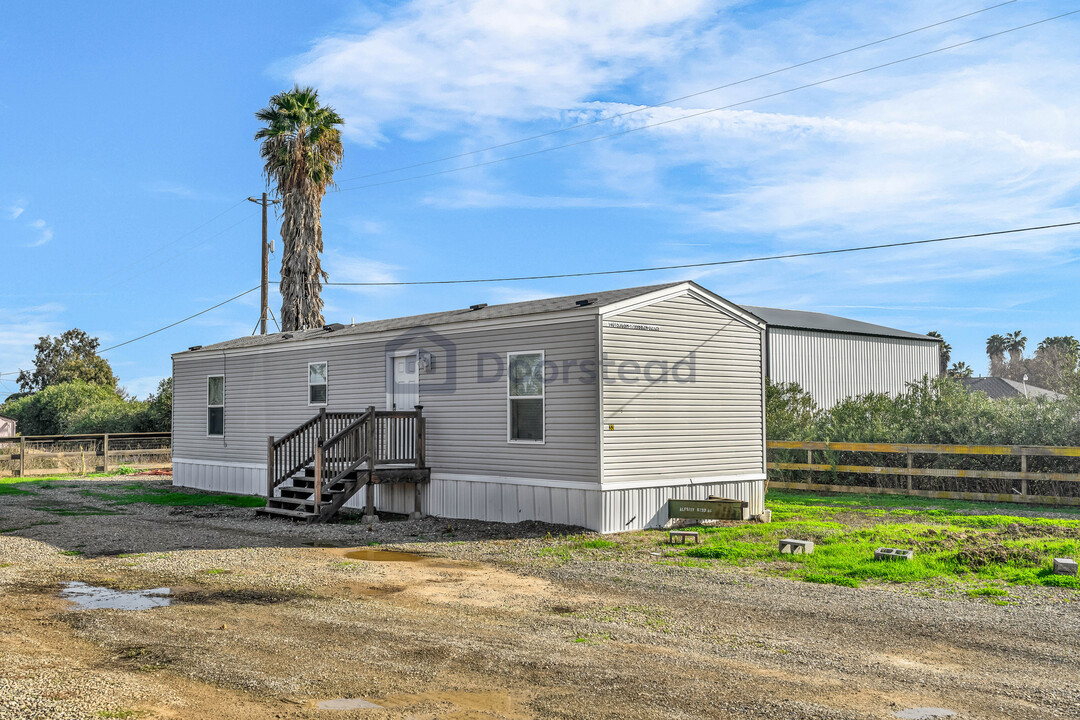 1648 Edna Ct in Tracy, CA - Building Photo