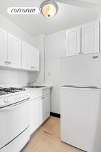 58 Perry St in New York, NY - Building Photo - Building Photo