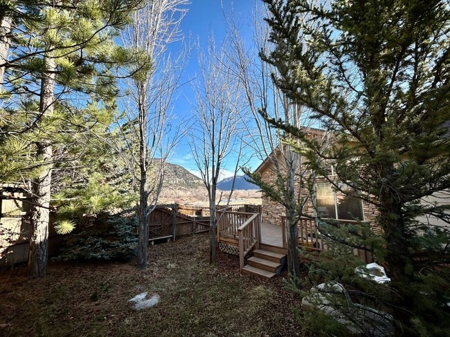 property at 40 Sunshine Ct