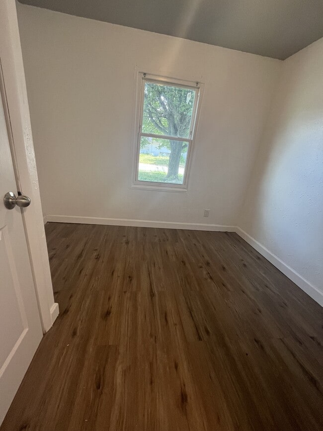 715 St Barbara Ln in Sauget, IL - Building Photo - Building Photo