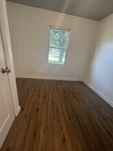 715 St Barbara Ln in Sauget, IL - Building Photo - Building Photo