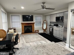 7703 Newcastle Dr in Annandale, VA - Building Photo - Building Photo