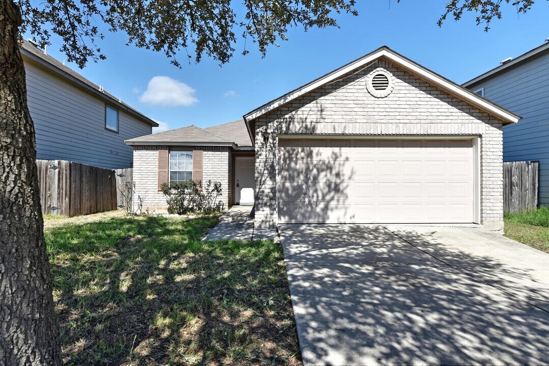 943 Cormorant in San Antonio, TX - Building Photo