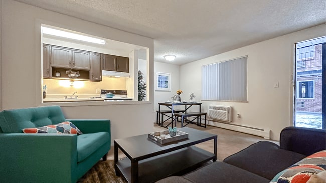 Hidden Lake Apartments in Westminster, CO - Foto de edificio - Building Photo