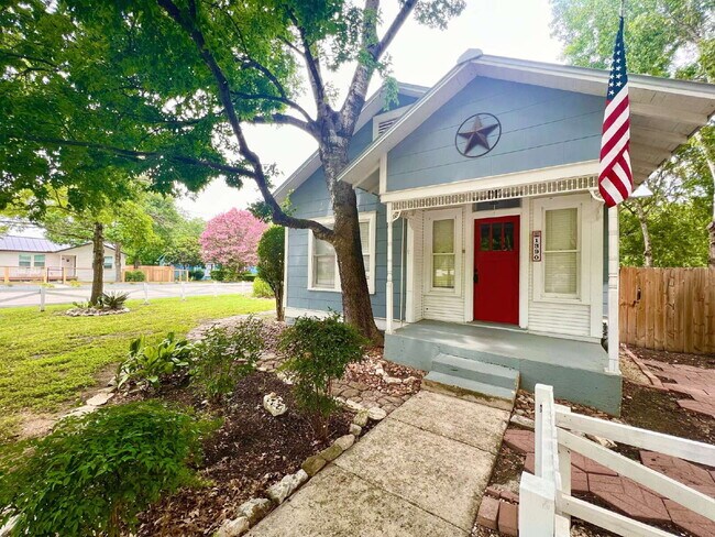 1390 Cross St in New Braunfels, TX - Building Photo - Building Photo