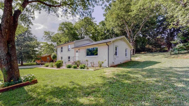 202 Caldwell Dr in Columbia, TN - Building Photo - Building Photo