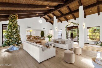 6954 E Caballo Dr in Paradise Valley, AZ - Building Photo - Building Photo