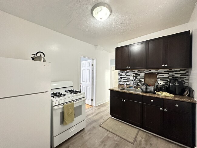 5672 N Ridge Ave, Unit 1S in Chicago, IL - Building Photo - Building Photo