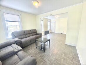 68 Englewood Ave in Waterbury, CT - Building Photo - Building Photo